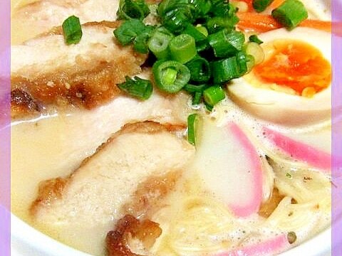 焼きチーズの豚骨ラーメン